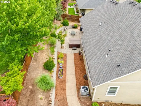 2695 NW Mount Ashland Drive Mcminnville OR 97128