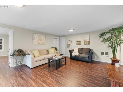 8381 S Vale Garden Road Canby OR 97013