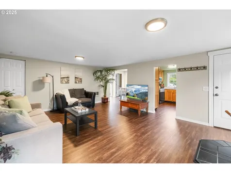 8381 S Vale Garden Road Canby OR 97013