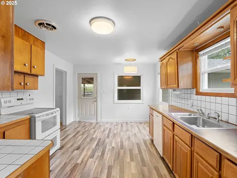 2745 SW 187th Avenue Beaverton OR 97003