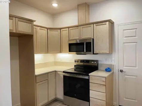 1575 37th Street Florence OR 97439
