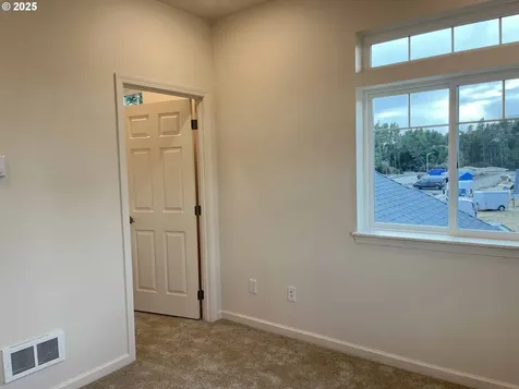 1575 37th Street Florence OR 97439