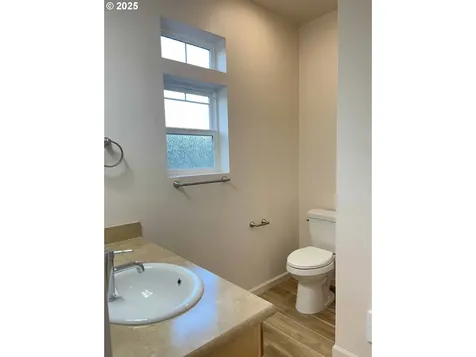 1575 37th Street Florence OR 97439