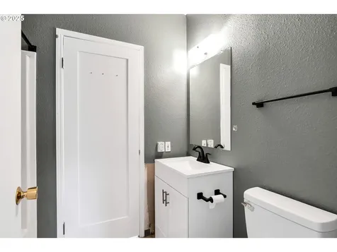 13216 NE 59th Street Vancouver WA 98682