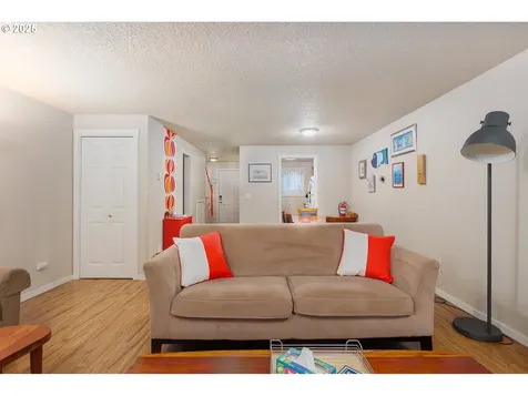 129 SW Dolphin Street Newport OR 97365