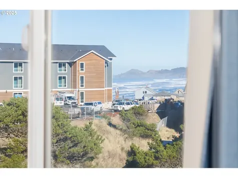 129 SW Dolphin Street Newport OR 97365
