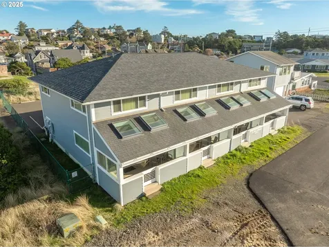 129 SW Dolphin Street Newport OR 97365