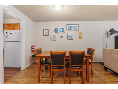 129 SW Dolphin Street Newport OR 97365