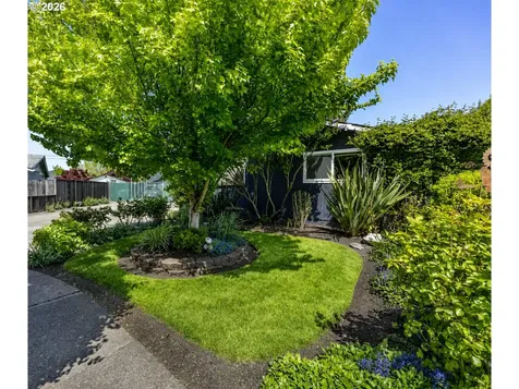 1116 Pleasant Street Springfield OR 97477