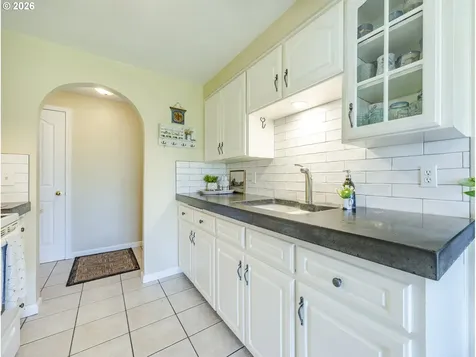 1116 Pleasant Street Springfield OR 97477