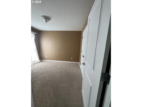99 Rainbow Way Kelso WA 98626