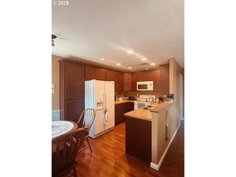99 Rainbow Way Kelso WA 98626