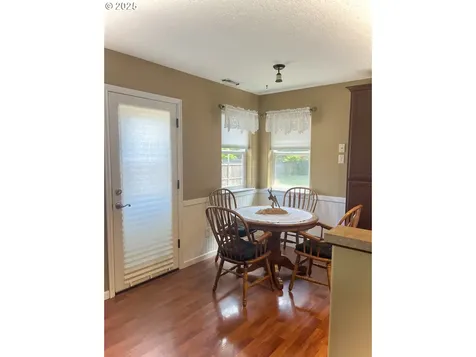 99 Rainbow Way Kelso WA 98626