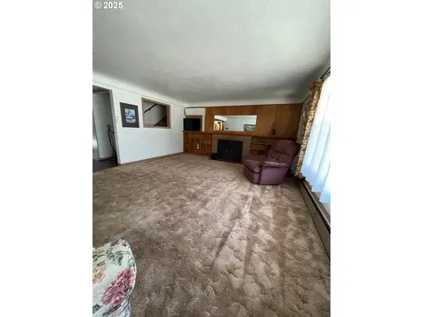 40 Allen Avenue Springfield OR 97477