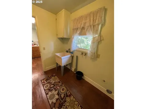 40 Allen Avenue Springfield OR 97477