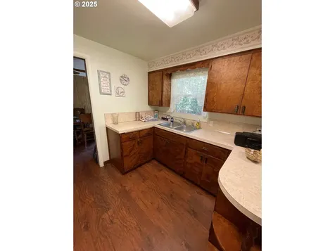 40 Allen Avenue Springfield OR 97477