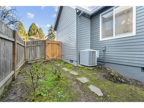 4420 NW Kahneeta Drive Portland OR 97229