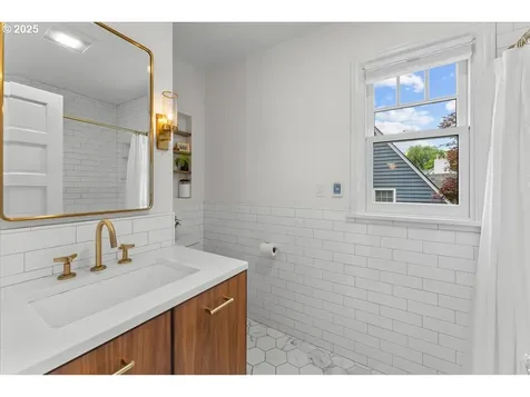 7215 SE 34th Avenue Portland OR 97202