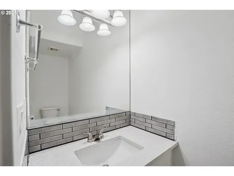 9926 NW Justus Lane Portland OR 97229