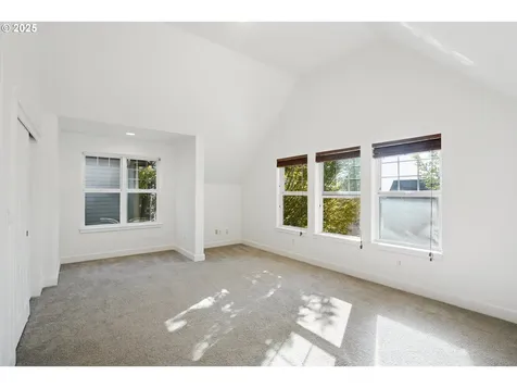 9926 NW Justus Lane Portland OR 97229