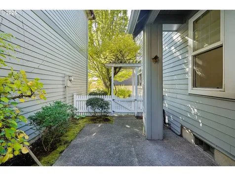 9926 NW Justus Lane Portland OR 97229
