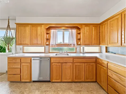 13606 S Vick Road Molalla OR 97038