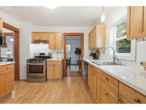 1644 N Ainsworth Street Portland OR 97217