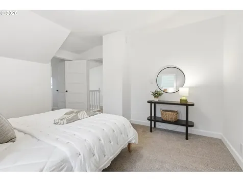 1644 N Ainsworth Street Portland OR 97217