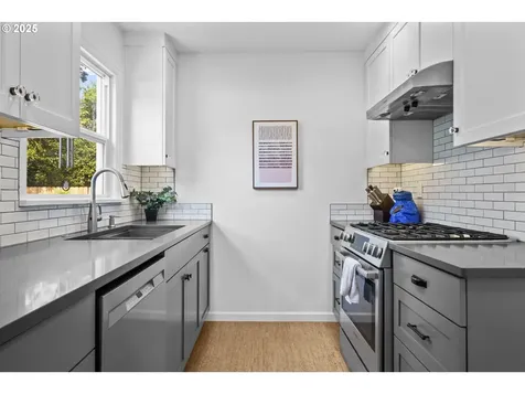 5811 SE 23rd Avenue Portland OR 97202