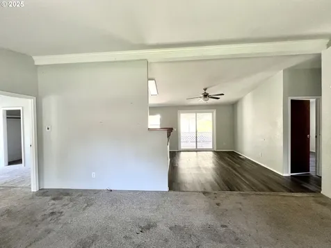 580 Geary Drive Canyonville OR 97417