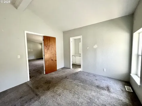 580 Geary Drive Canyonville OR 97417