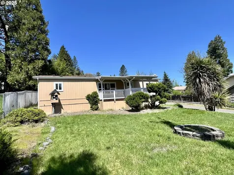 580 Geary Drive Canyonville OR 97417
