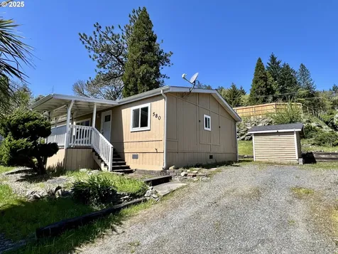 580 Geary Drive Canyonville OR 97417