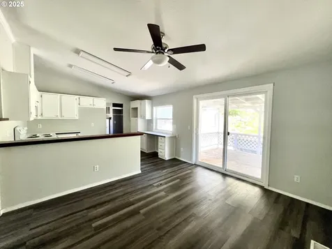 580 Geary Drive Canyonville OR 97417