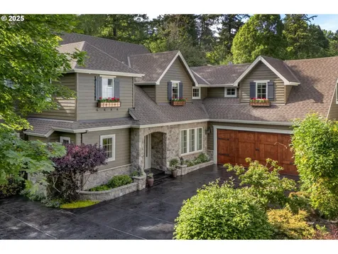 3329 SW Ridgewood Avenue Portland OR 97225