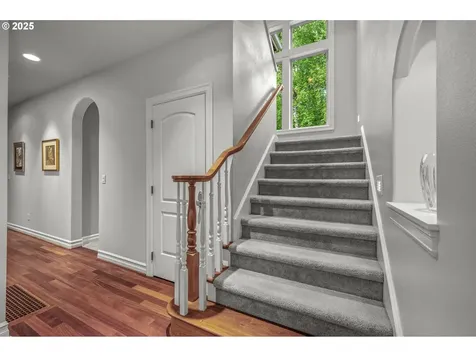 3329 SW Ridgewood Avenue Portland OR 97225