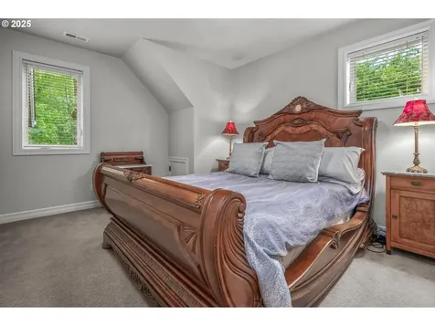 3329 SW Ridgewood Avenue Portland OR 97225