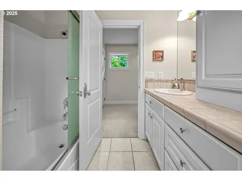 3329 SW Ridgewood Avenue Portland OR 97225
