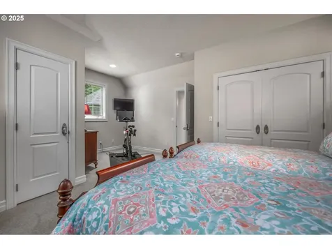 3329 SW Ridgewood Avenue Portland OR 97225