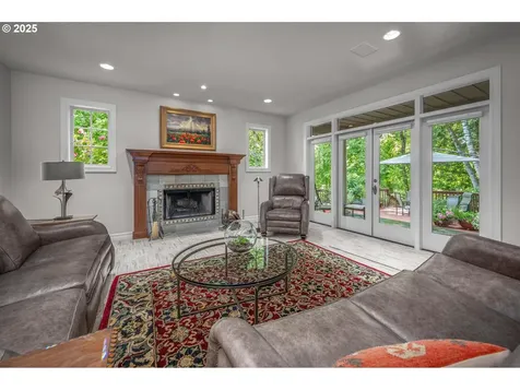 3329 SW Ridgewood Avenue Portland OR 97225