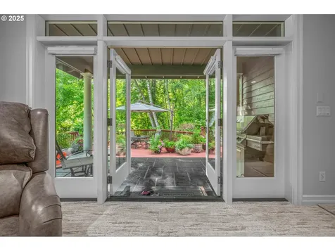 3329 SW Ridgewood Avenue Portland OR 97225