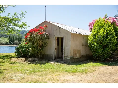 8136 Highway 126 Florence OR 97439