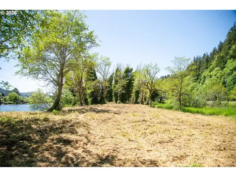 8136 Highway 126 Florence OR 97439