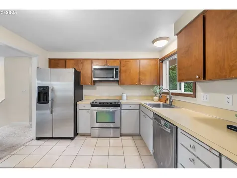 7375 SW Ashdale Drive Portland OR 97223