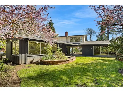 1685 Skyline Boulevard Eugene OR 97403