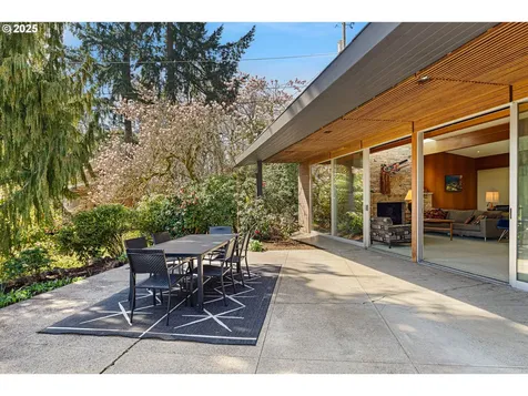 1685 Skyline Boulevard Eugene OR 97403