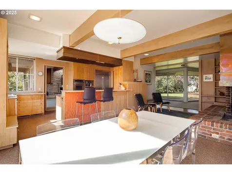 1685 Skyline Boulevard Eugene OR 97403