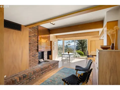 1685 Skyline Boulevard Eugene OR 97403