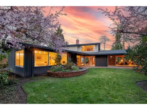 1685 Skyline Boulevard Eugene OR 97403