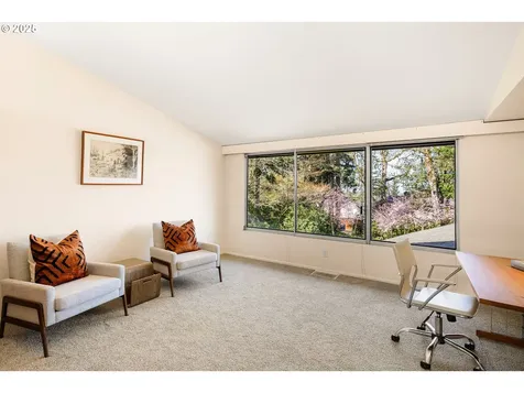 1685 Skyline Boulevard Eugene OR 97403